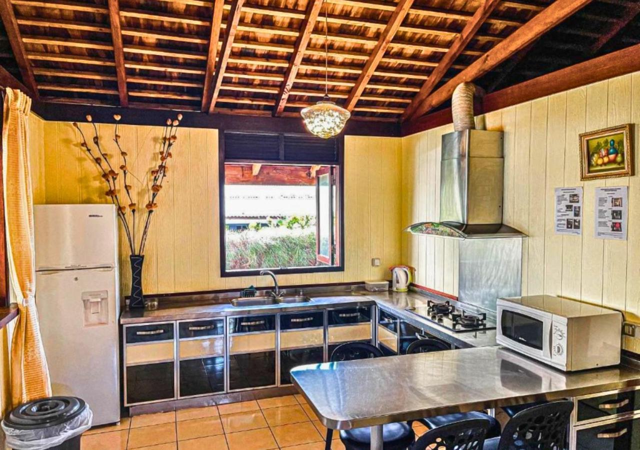 Moorea Golf Lodge Maharepa  Bagian luar foto
